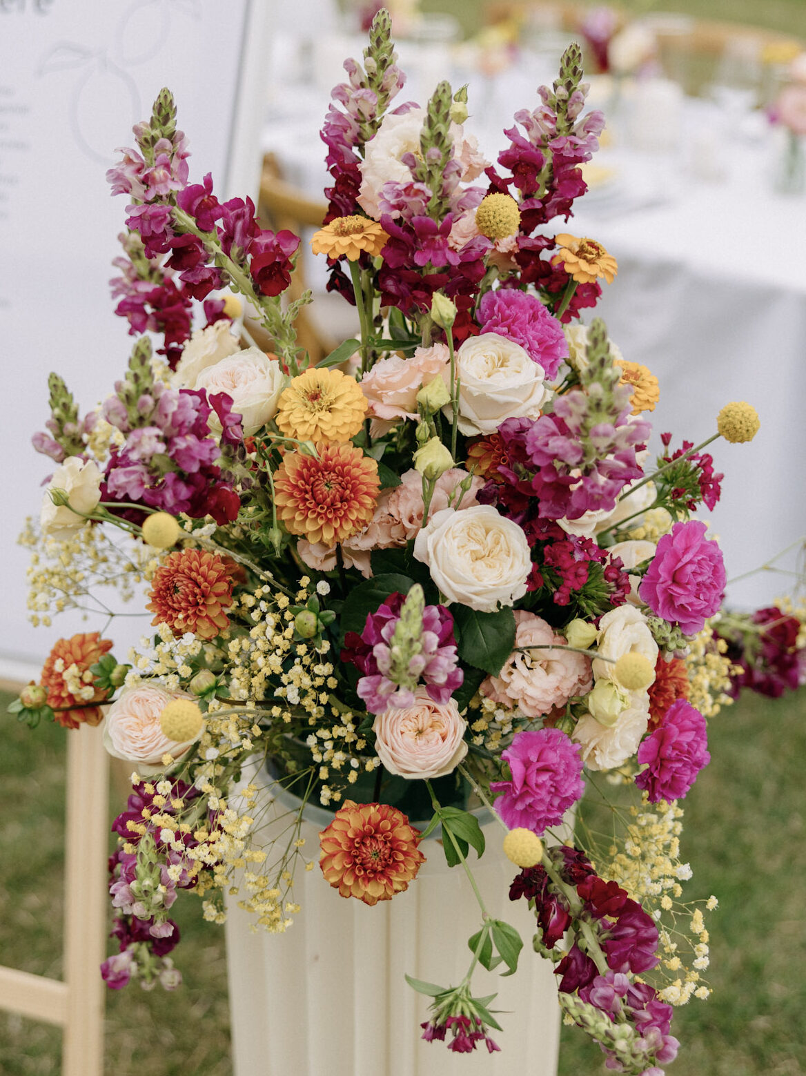 Blumen als Hochzeitsdeko auf Schloss Janson