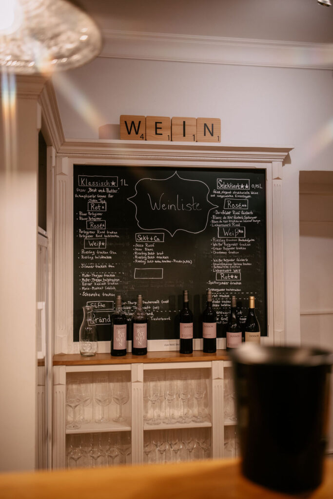 Weinauswahl auf Schloss Janson.
